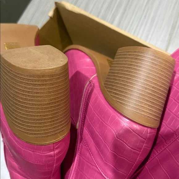 Journey Pink Therese Knee-High Croc-Embossed Boots size 11 wide calf - Picture 10 of 10